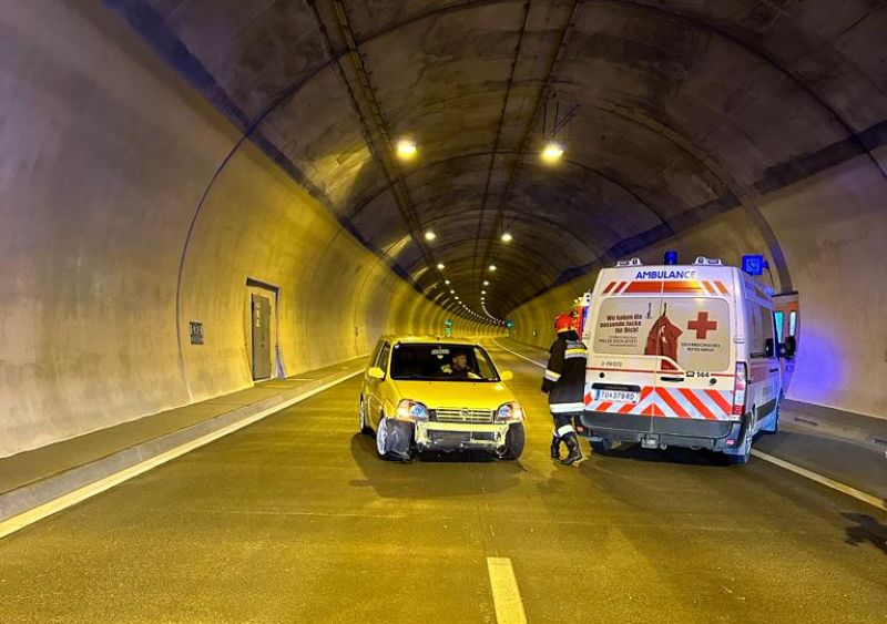 Fahrerin verlor im Tunnel die Kontrolle über Ihren PKW
