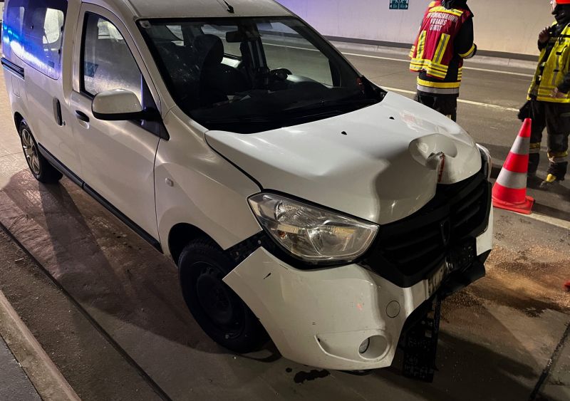 nächtlicher Verkehrsunfall im Stettner Tunnel