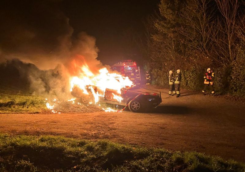 Übung Fahrzeugbrand